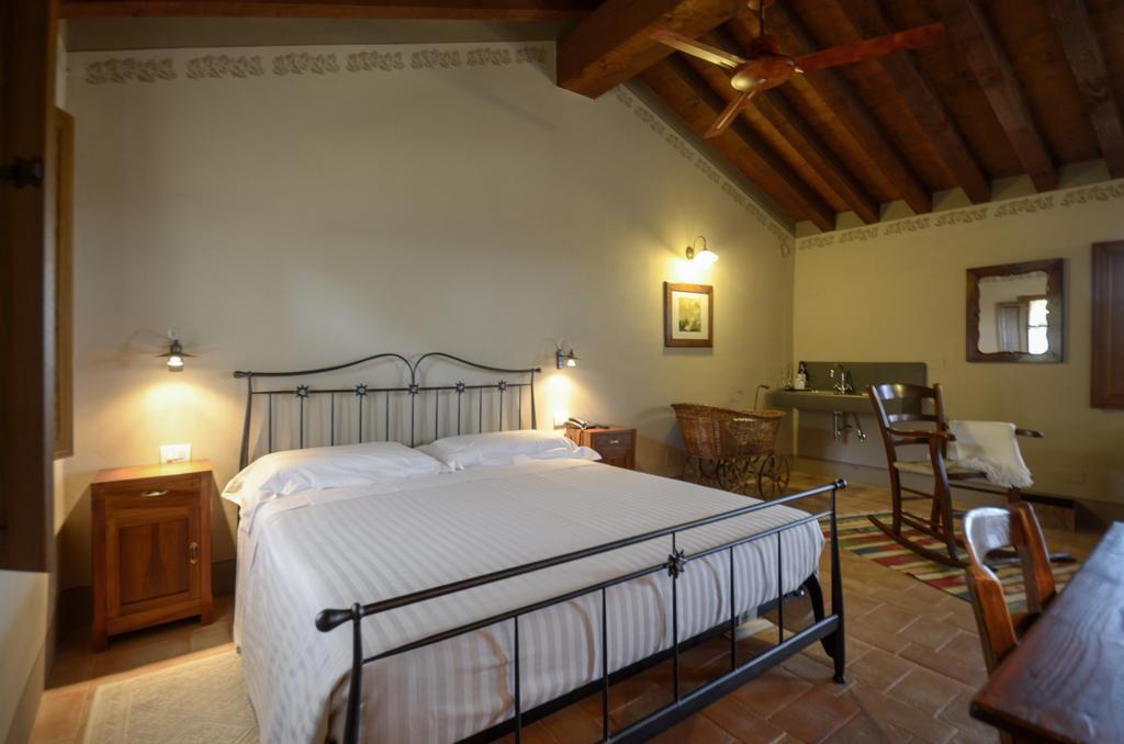 Podere Carceroni Poggi del Sasso Habitación foto